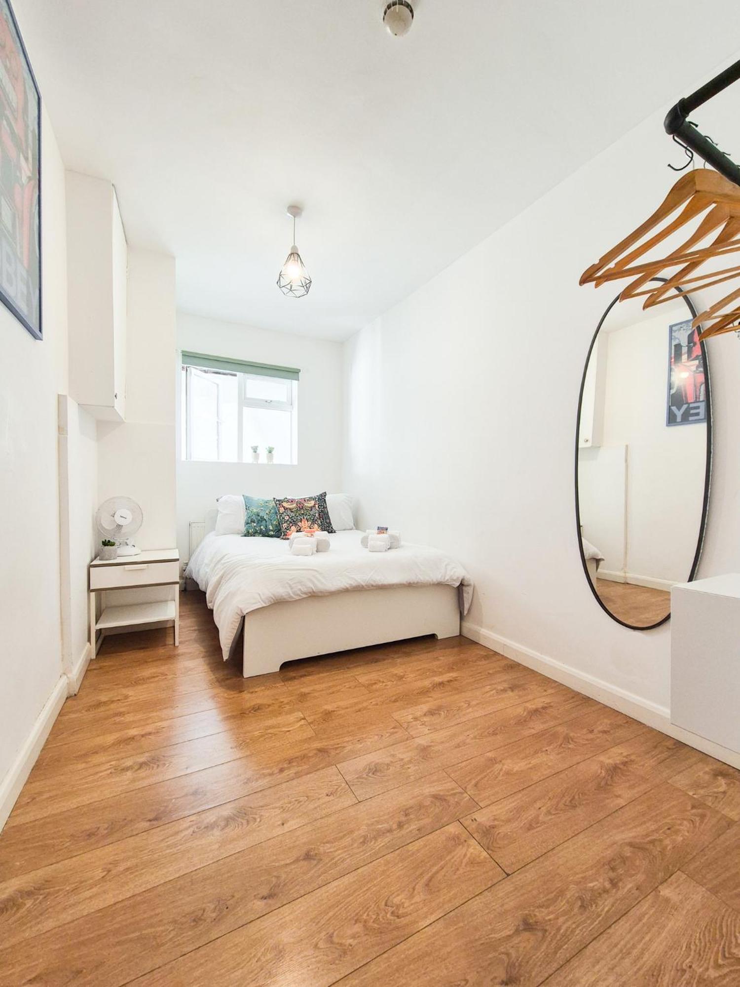 Two Bedroom In Islington Лондон Экстерьер фото